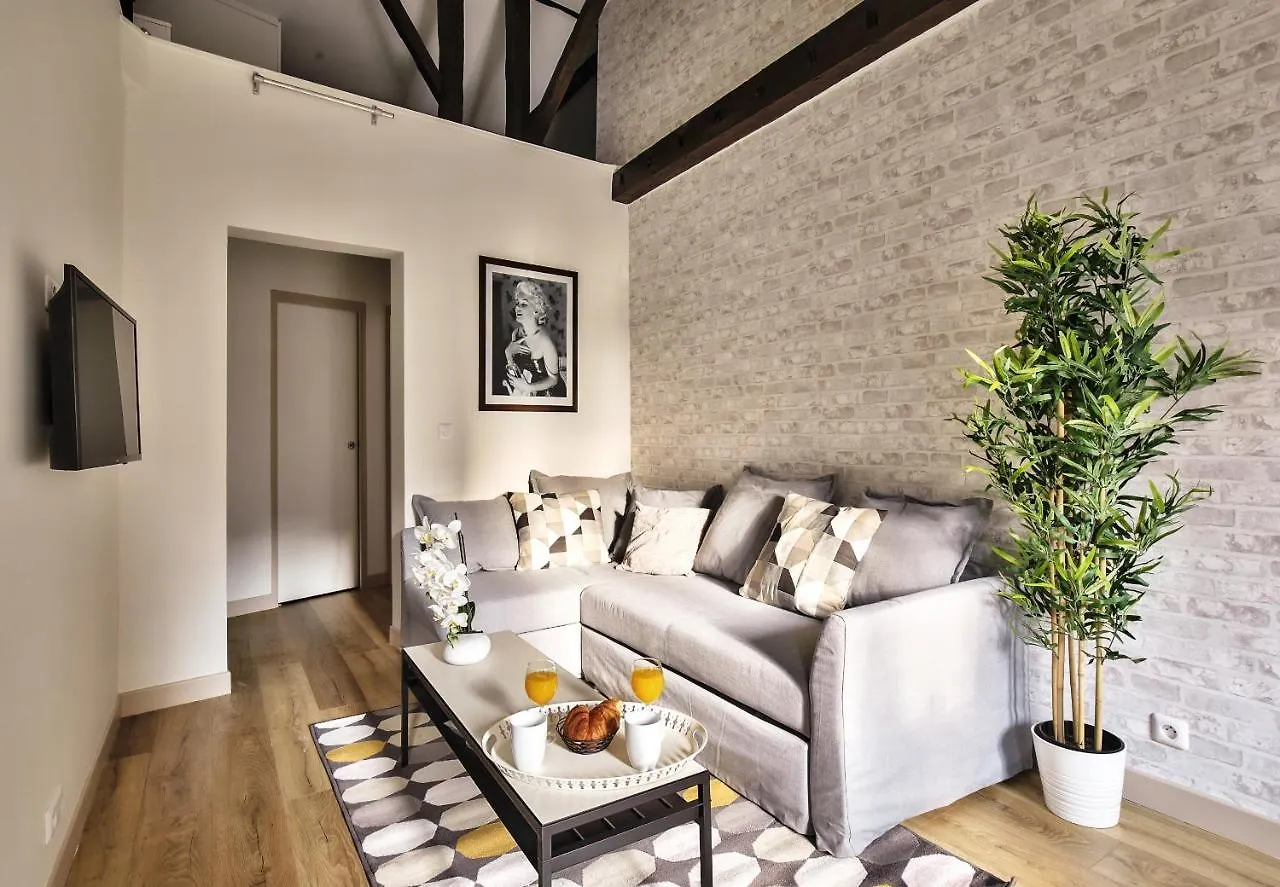 1625 - Champs Elysees - Lovely Apartment Paryż Francja