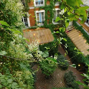 Les Patios Du Marais 2 Parigi